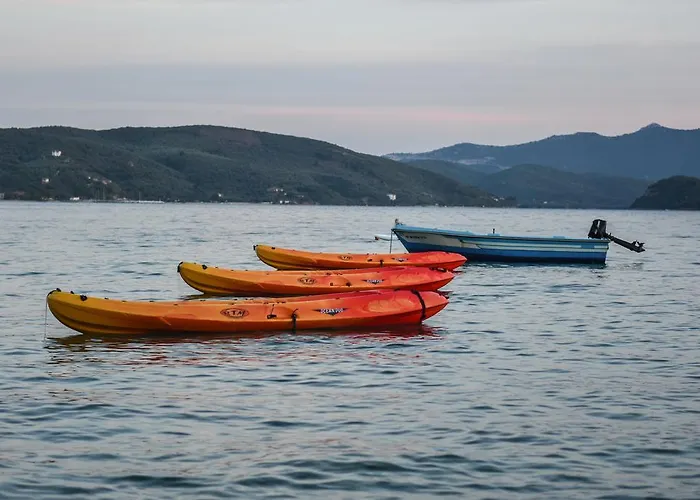 Melies- Seaside Boutique