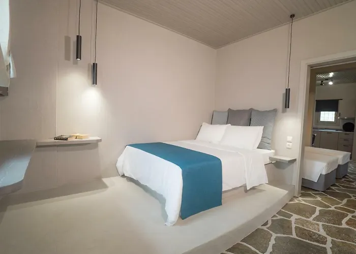 Melies- Seaside Boutique Chorto