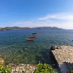 Melies- Seaside Boutique
