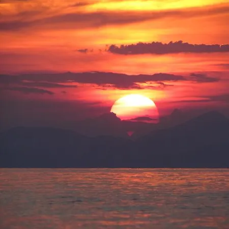 Melies- Seaside Boutique *