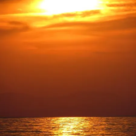 Melies- Seaside Boutique צ'ורטו