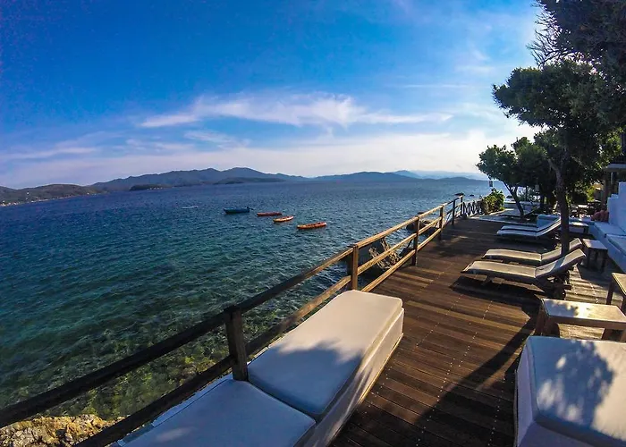 Melies- Seaside Boutique