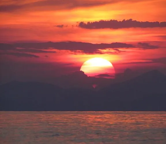 Melies- Seaside Boutique *