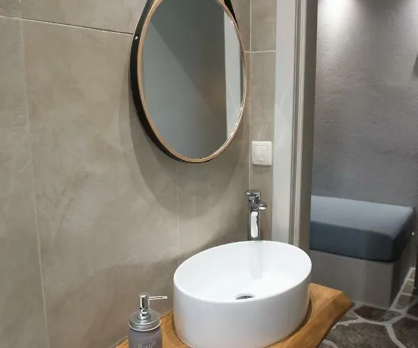 Melies- Seaside Boutique Hórto